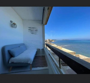 27m with terrace - first row sea view